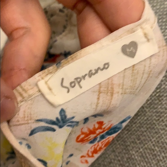 Soprano Flower and Lace Tank - Picture 5 of 5